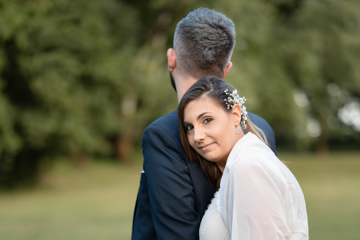 Premier regard — le moment émouvant où les mariés se voient pour la première fois
